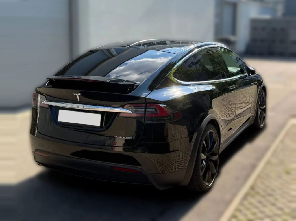 Tesla Model X 2020 