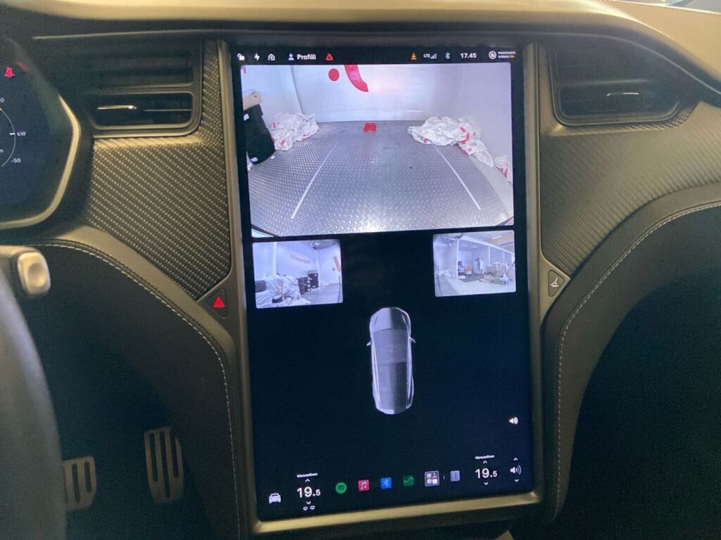 Tesla Model X 2020 