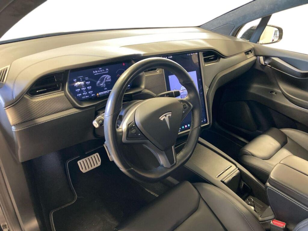 Tesla Model X 2020 
