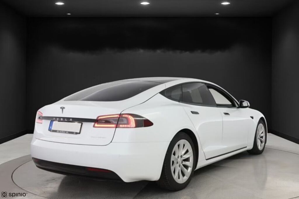 Tesla Model S 2019 
