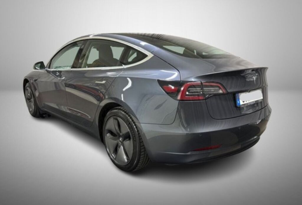 Tesla Model 3 2019 Harmaa