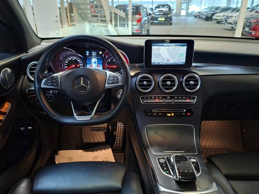 Mercedes-Benz GLC 2018 Musta