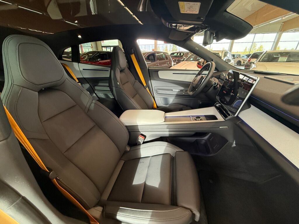 Polestar 4 2025 
