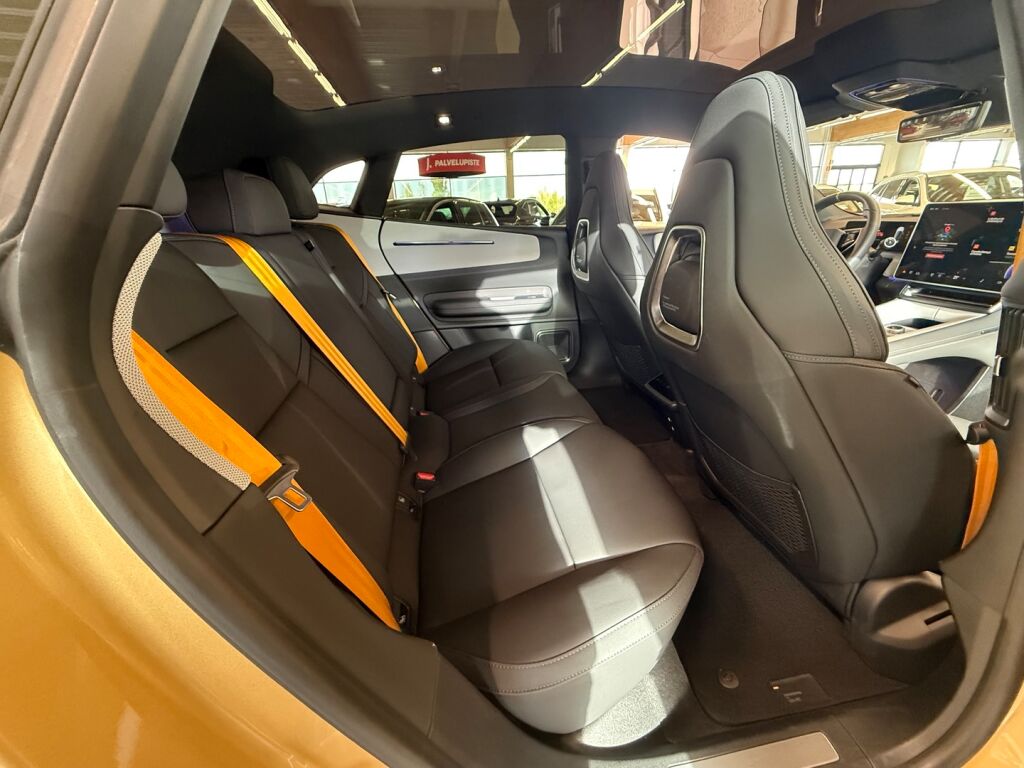 Polestar 4 2025 