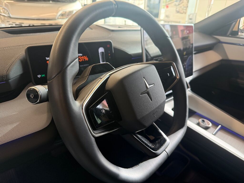 Polestar 4 2025 