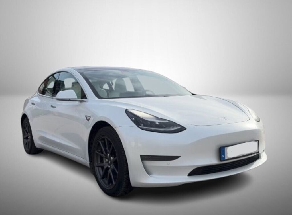 Tesla Model 3 2020 Valkoinen