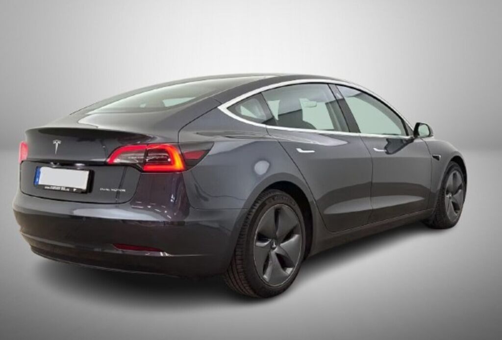 Tesla Model 3 2020 Harmaa
