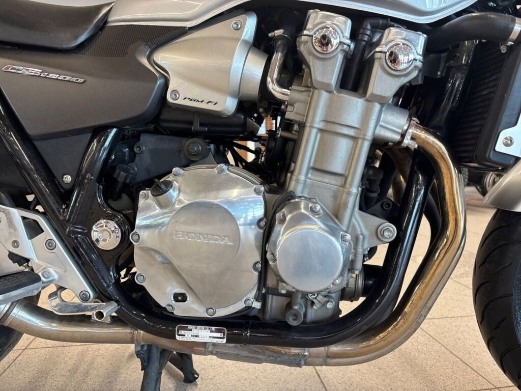 Honda CB 2004 
