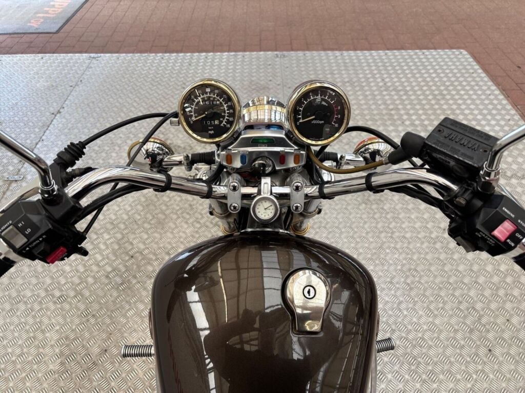 Yamaha XV 1985 Ruskea (beige)