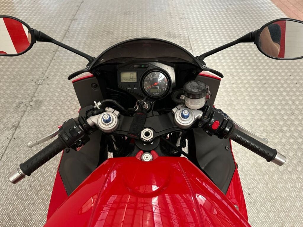 Triumph Daytona 2005 JV%O 270