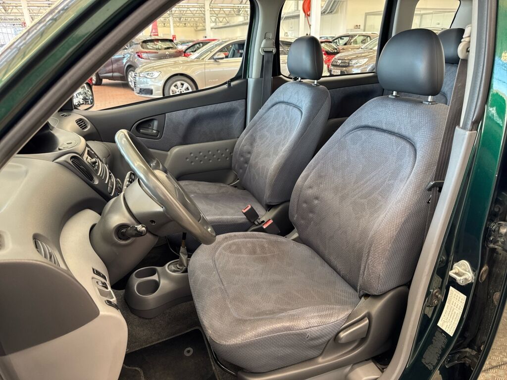 Toyota Yaris Verso 2000 Vihreä