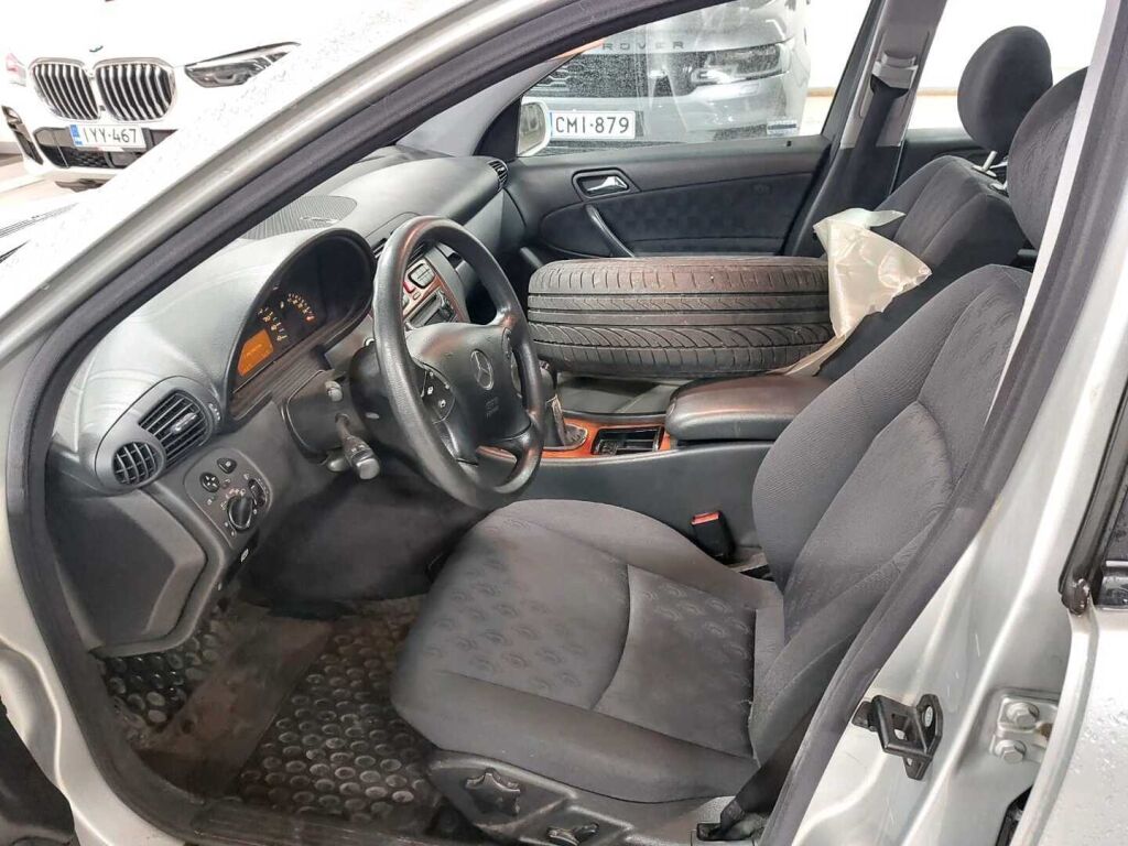Mercedes-Benz C 2002 Harmaa