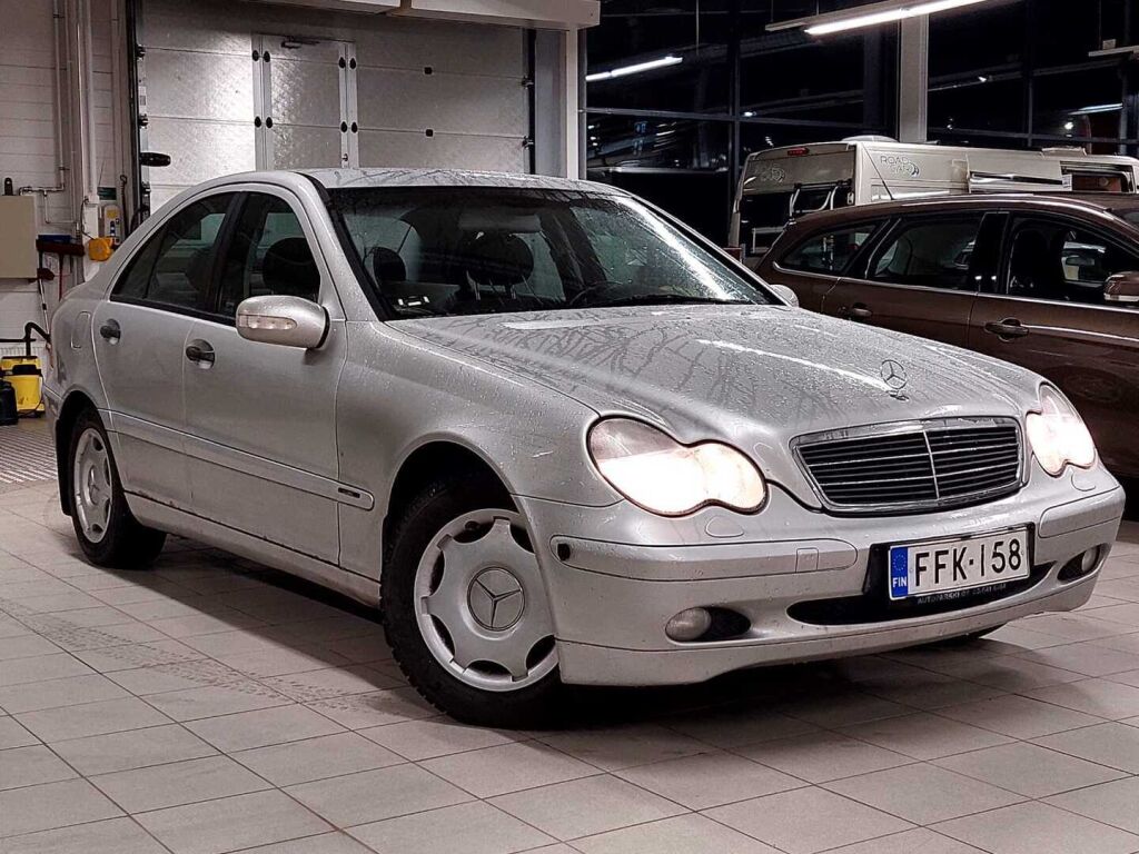 Mercedes-Benz C 2002 Harmaa
