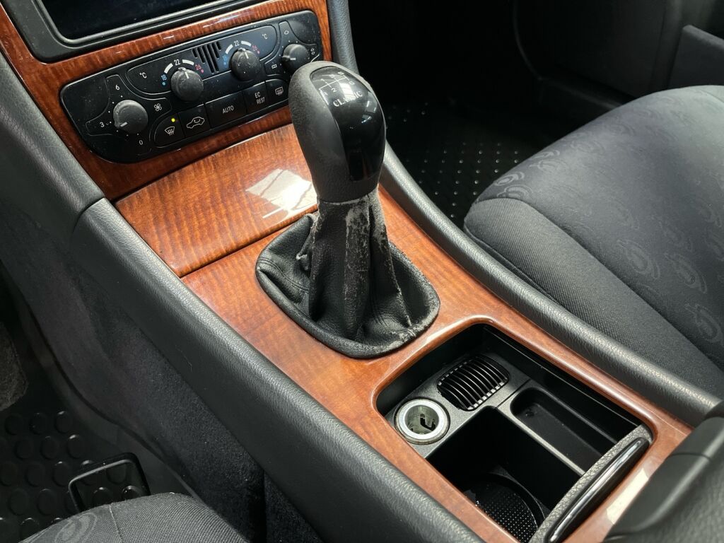 Mercedes-Benz C 2002 Harmaa