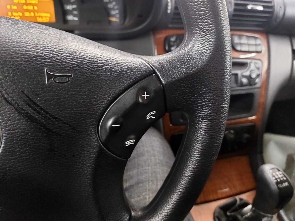 Mercedes-Benz C 2002 Harmaa