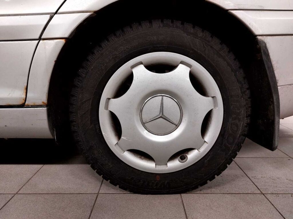 Mercedes-Benz C 2002 Harmaa