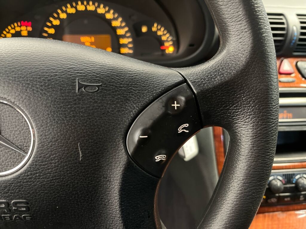 Mercedes-Benz C 2002 Harmaa