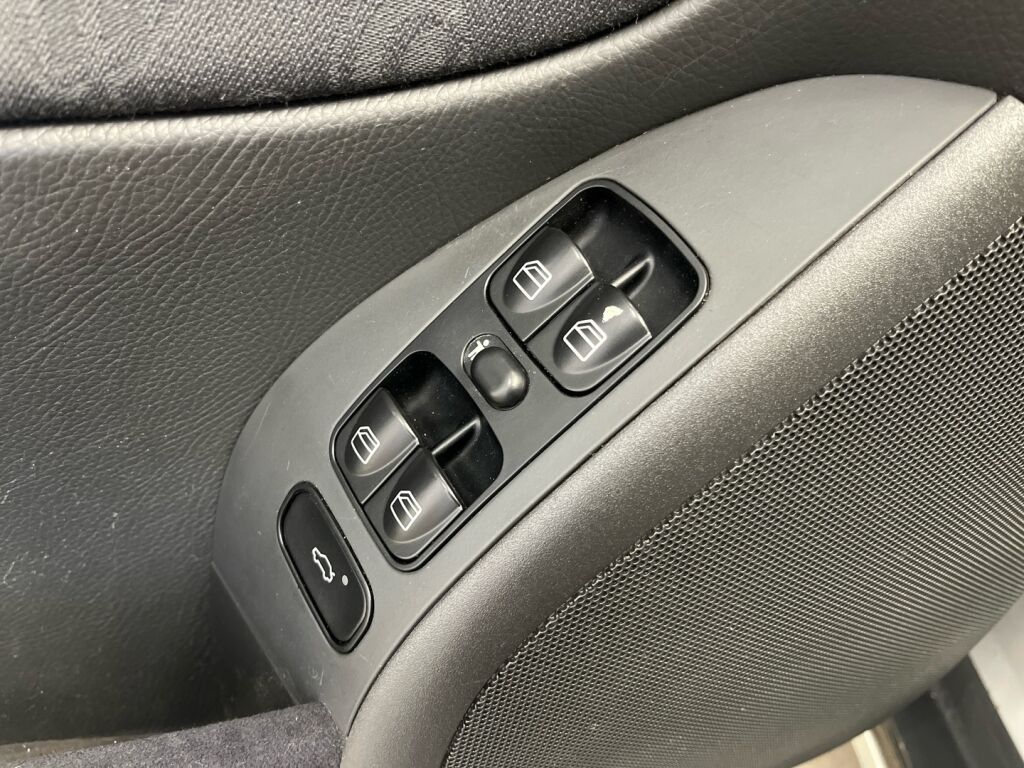 Mercedes-Benz C 2002 Harmaa