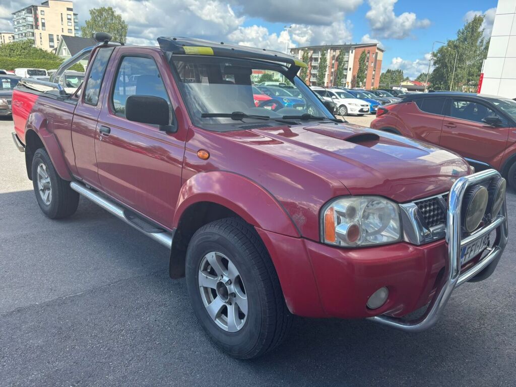 Nissan NP300 2003 Punainen
