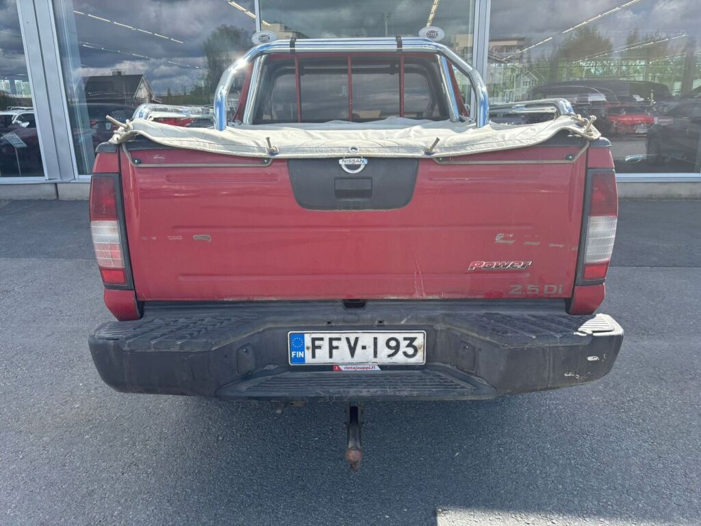 Nissan NP300 2003 Punainen