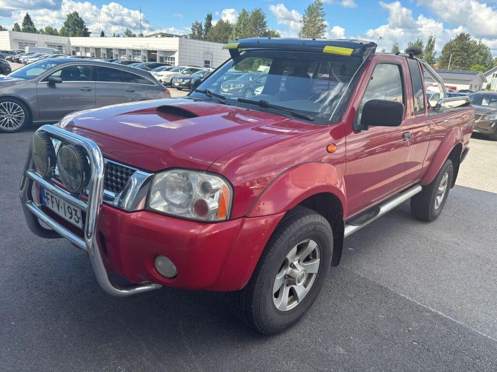 Nissan NP300 2003 Punainen