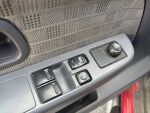 Nissan NP300 2003 Punainen