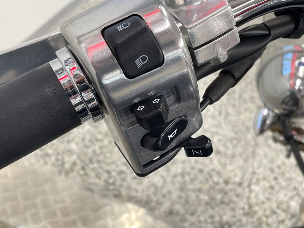 Yamaha XVS 2005 Musta