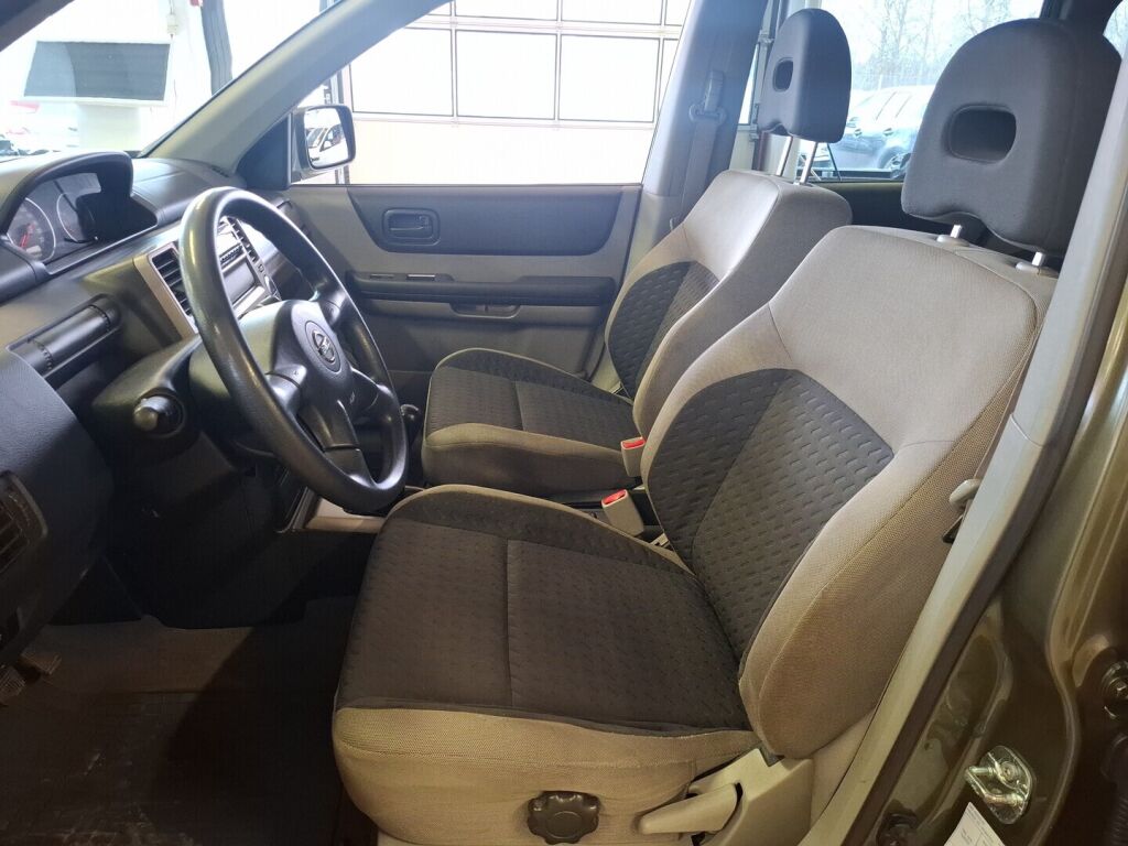 Nissan X-TRAIL 2004 Vihreä