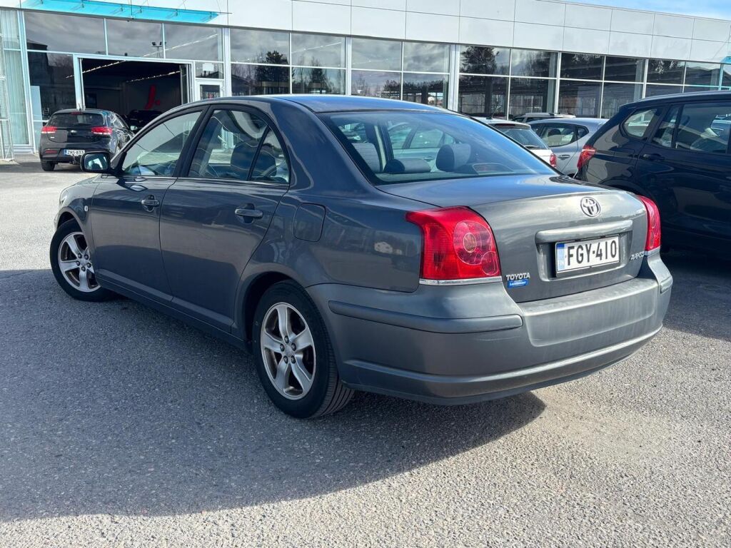 Toyota Avensis 2005 Harmaa