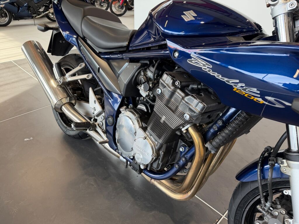 Suzuki GSF 2006 Sininen