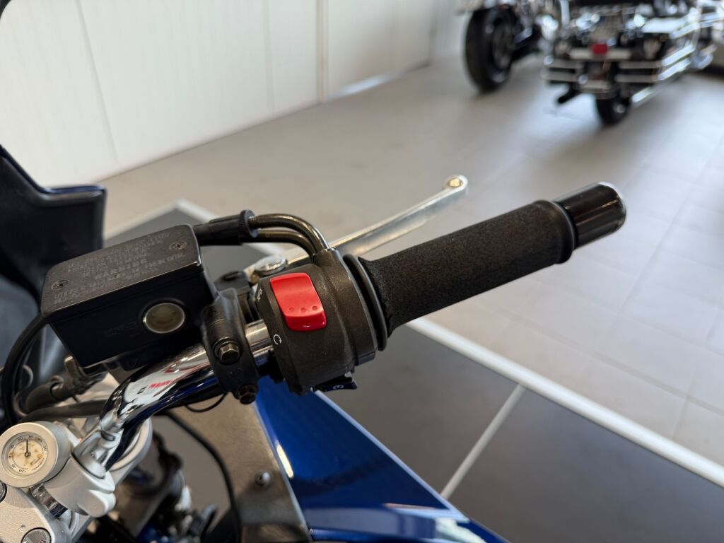 Suzuki GSF 2006 Sininen
