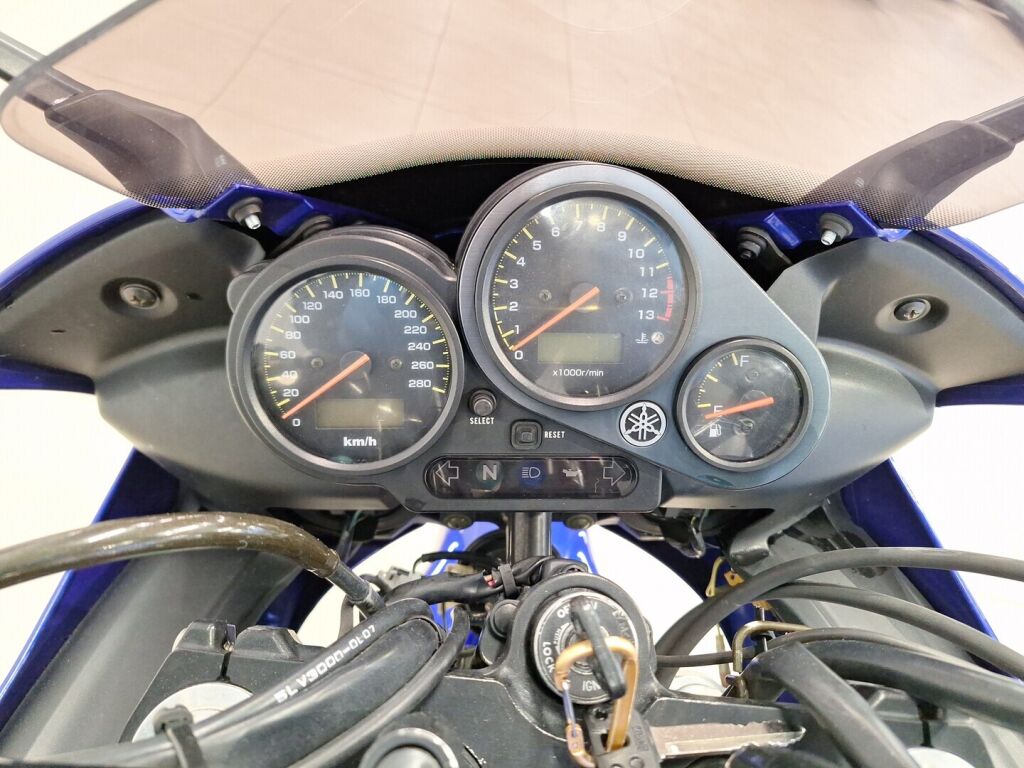Yamaha FZS 2001 