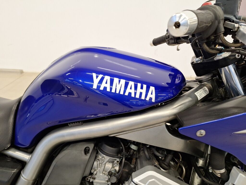 Yamaha FZS 2001 