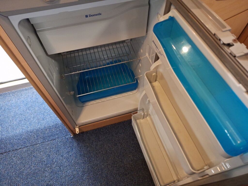 Adria Sport 2005 Valkoinen