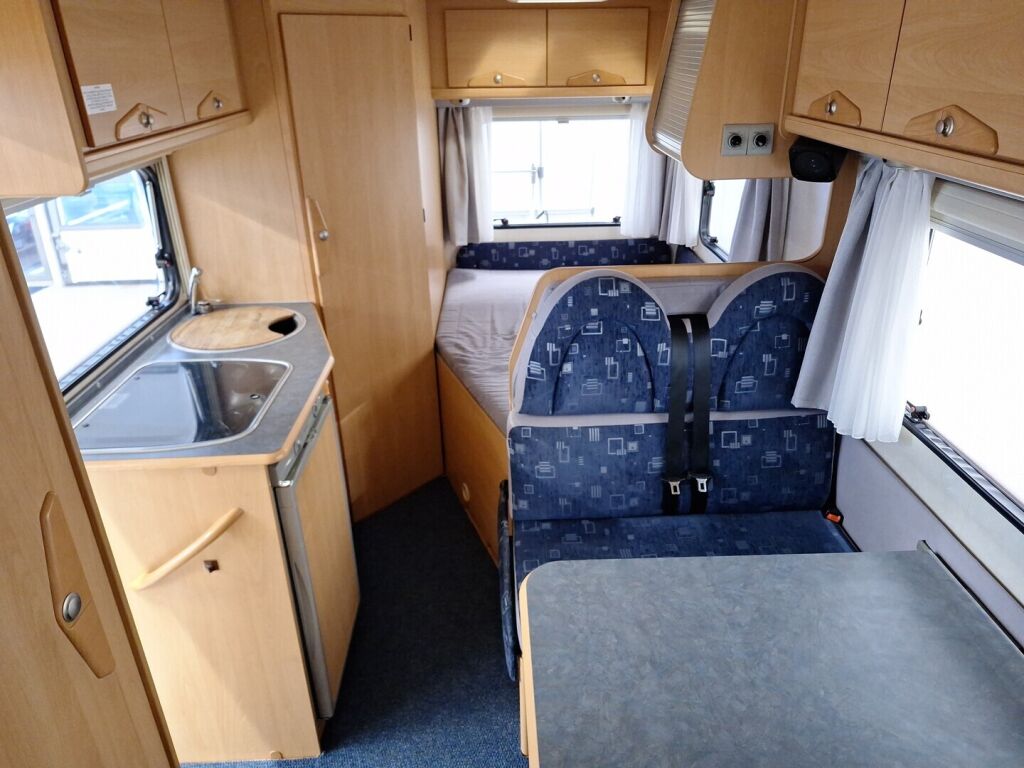 Adria Sport 2005 Valkoinen