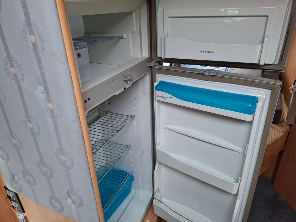 Bürstner T680 DELFIN 2005 Valkoinen