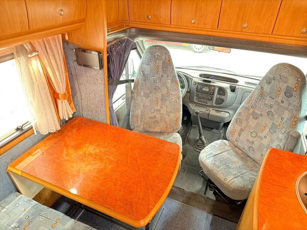 Ford-hobby T 600 GFS/375 2006 Valkoinen