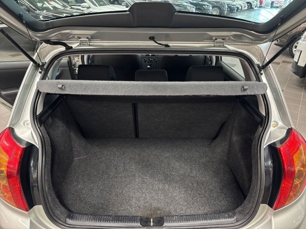 Toyota Corolla 2005 Hopea