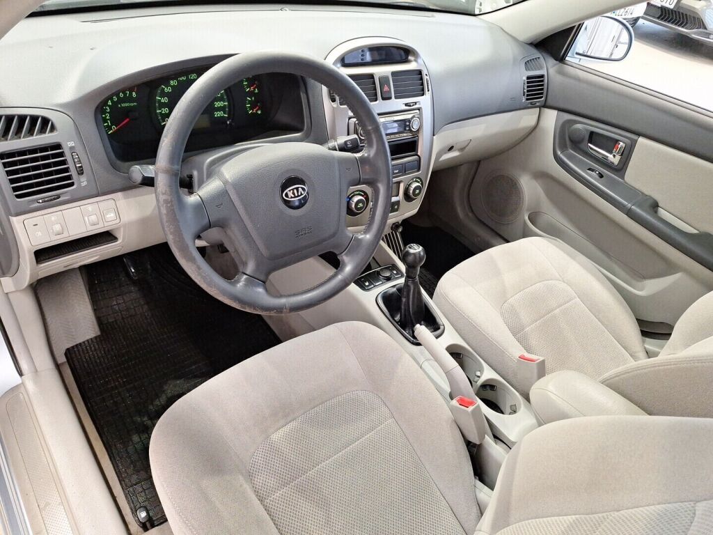 Kia Cerato 2005 Sininen