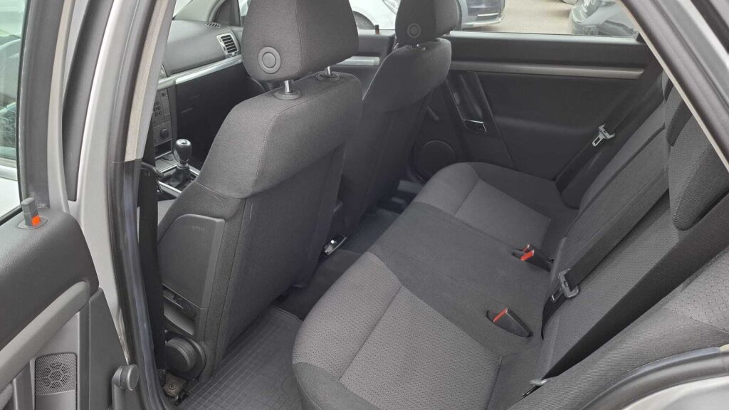 Opel Vectra 2006 Hopea