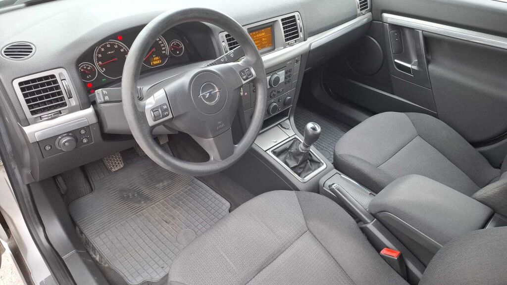 Opel Vectra 2006 Hopea