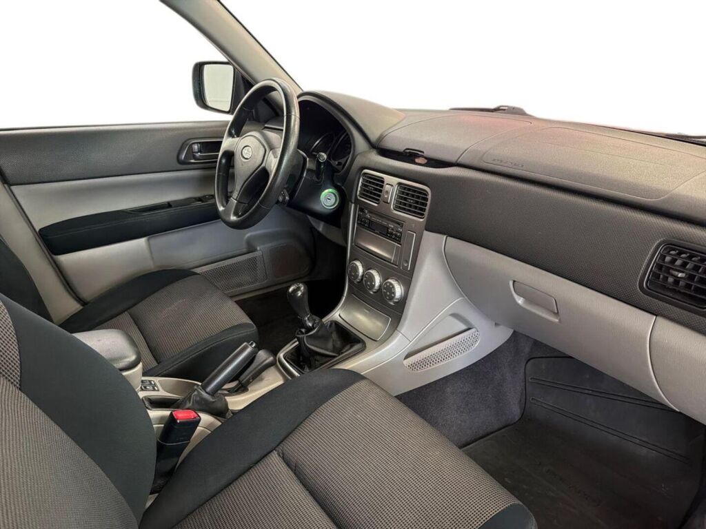 Subaru Forester 2006 Harmaa