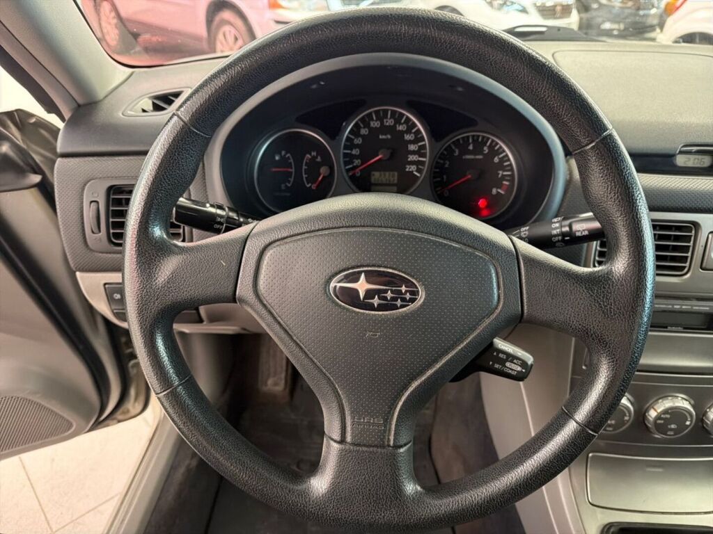 Subaru Forester 2006 Harmaa