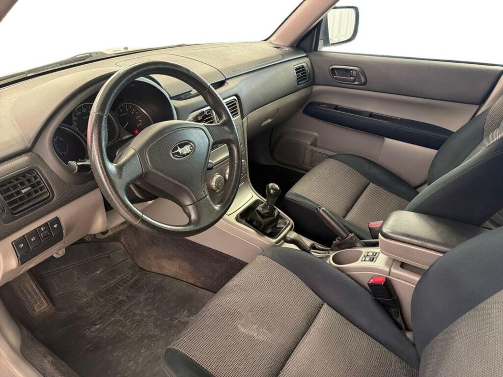 Subaru Forester 2006 Harmaa