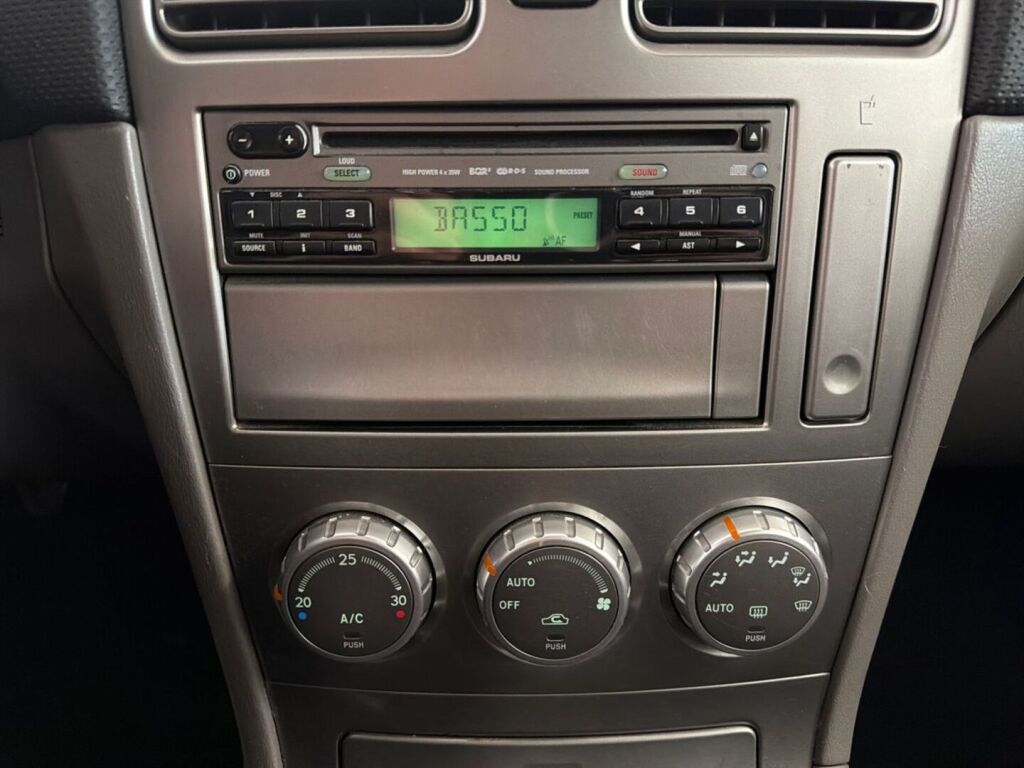 Subaru Forester 2006 Harmaa