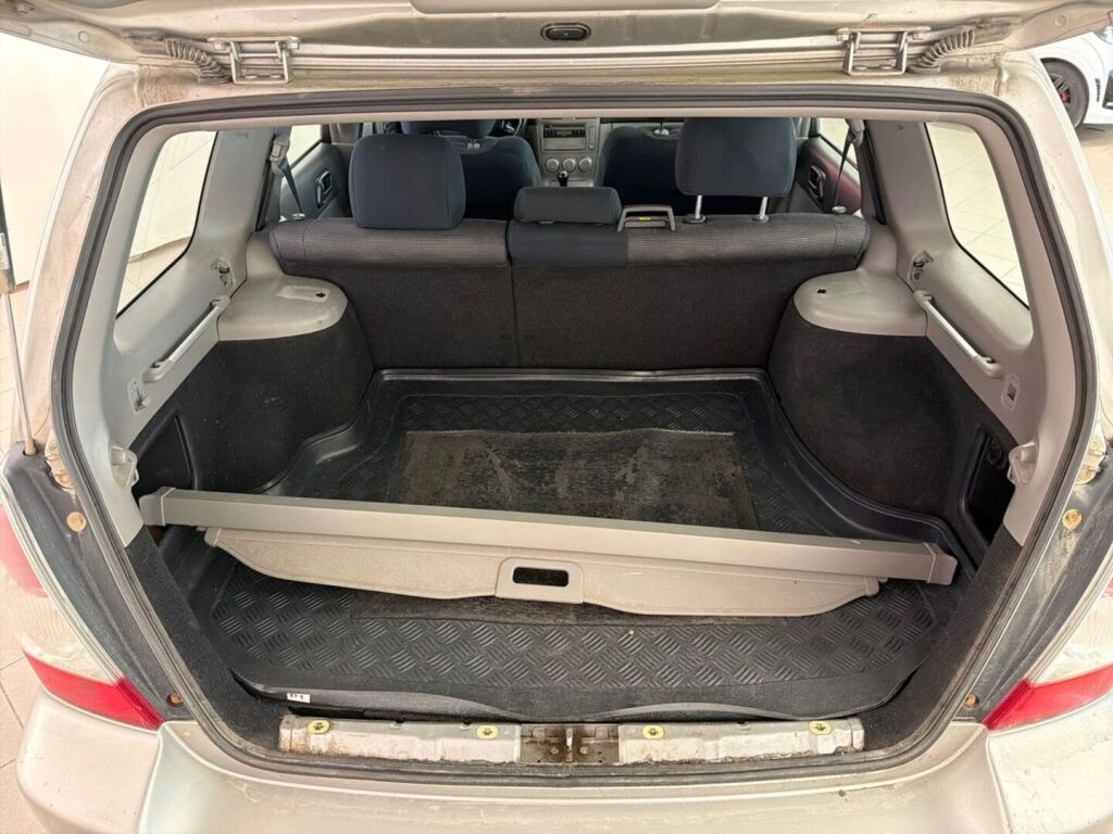 Subaru Forester 2006 Harmaa