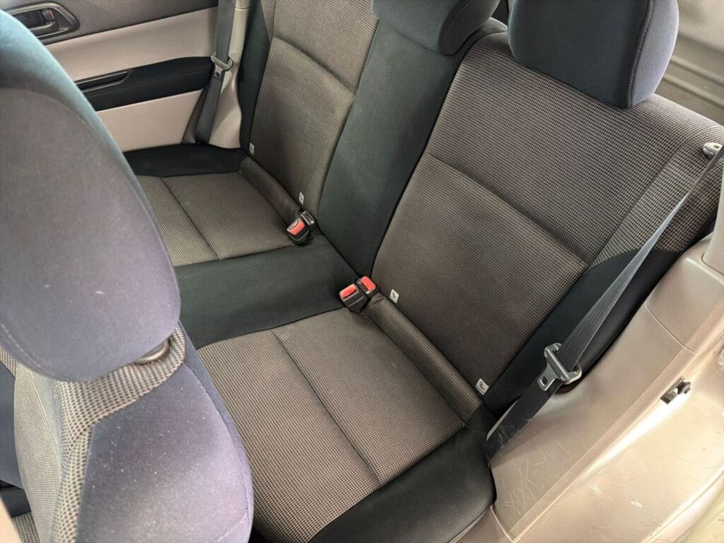 Subaru Forester 2006 Harmaa