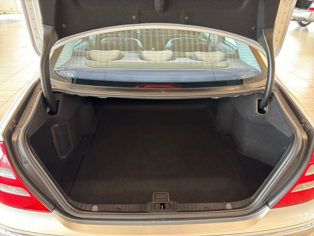 Mercedes-Benz E 2007 Harmaa