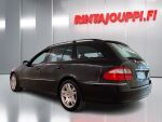 Mercedes-Benz E 2004 Musta
