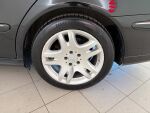 Mercedes-Benz E 2004 Musta